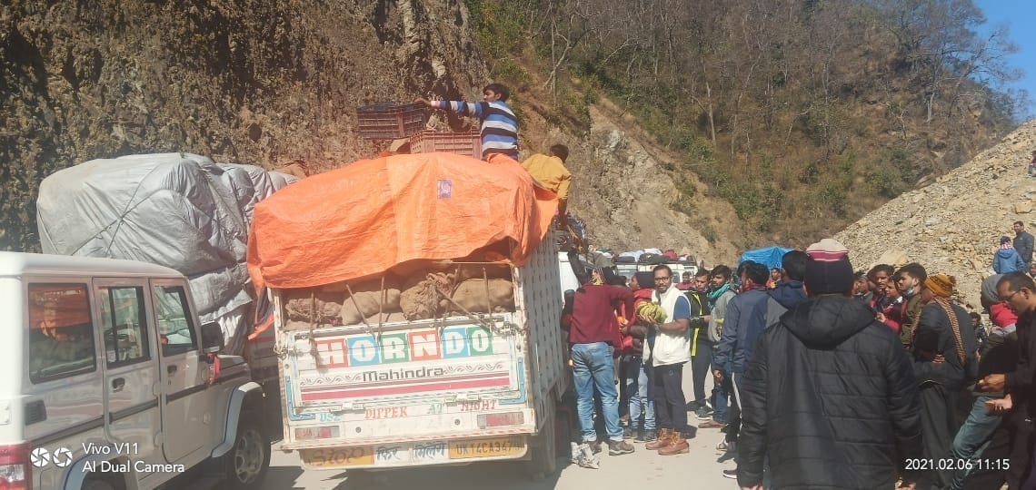 Badrinath Highway Closed News: badrinath highway closed in totaghati due to debris
