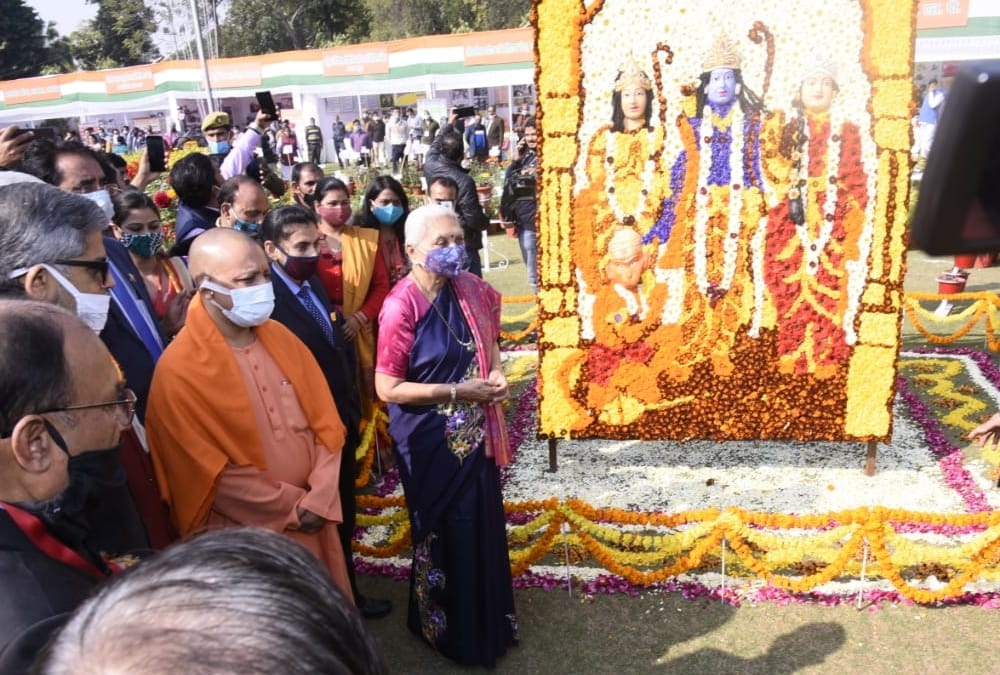 UP Governor and Chief Minister inaugrated flower exibition in Rajbhawan.
