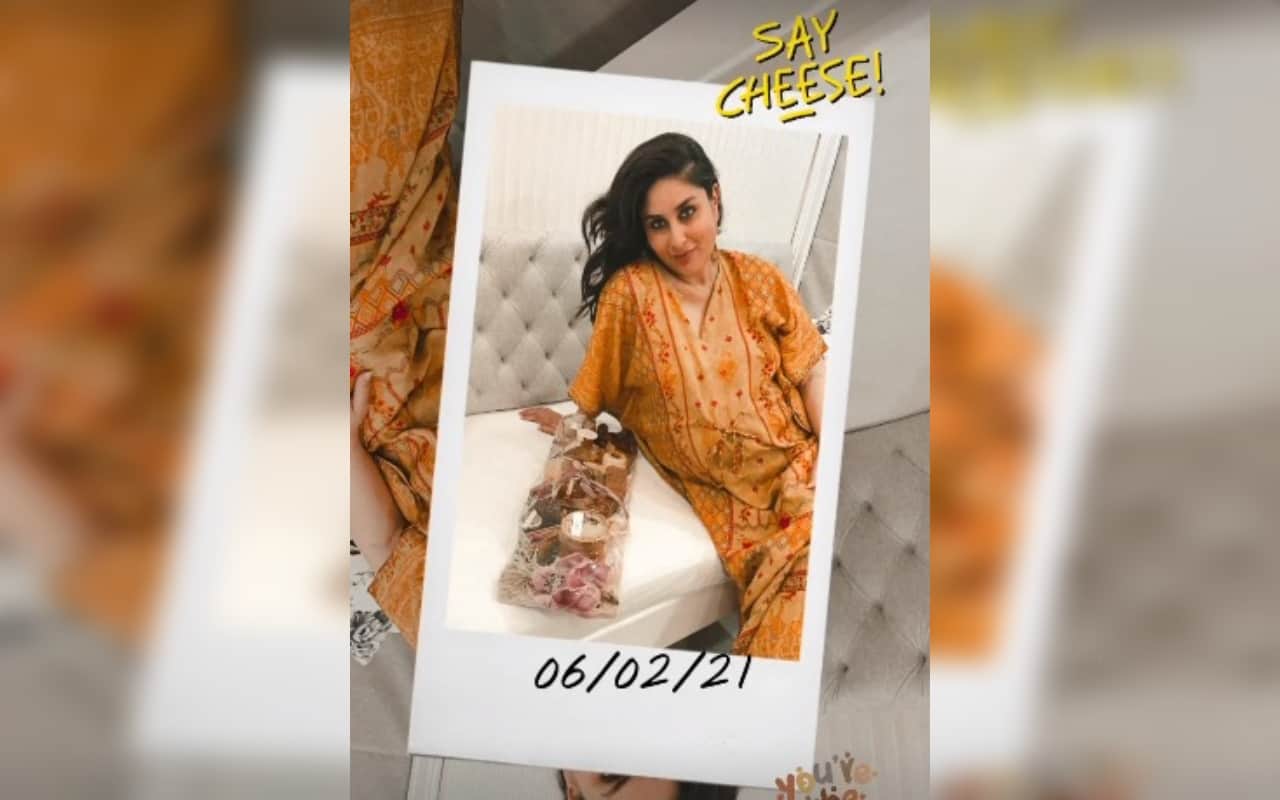 Pregnant Kareena Kapoor looking beautiful in mustard yellow kaftan on day out