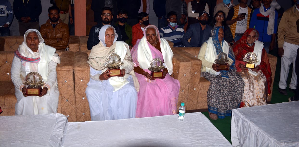 Family members of freedom fighters got respect