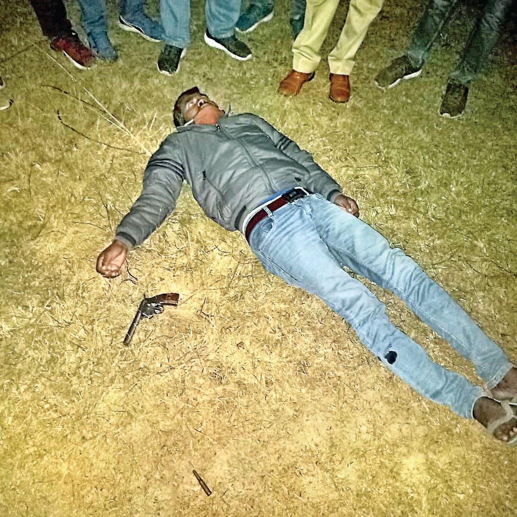 police arrested miscreant Lakhan in an  encounter in Krishna nagar