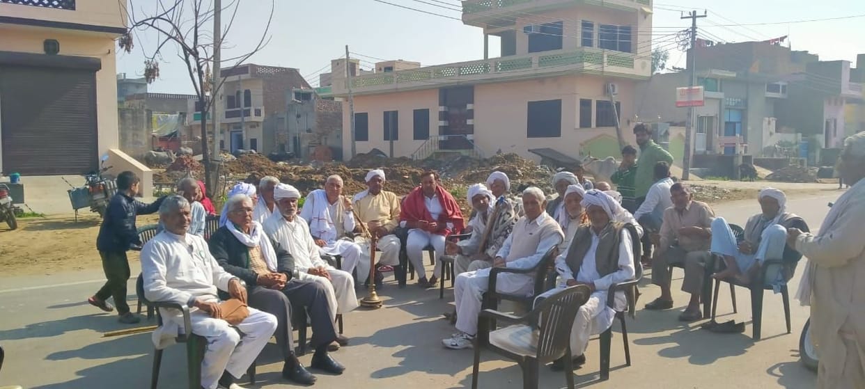 Kisan agitation: sought support from people with folded hands on Khatkad toll, Horn played for a minute to awaken the government