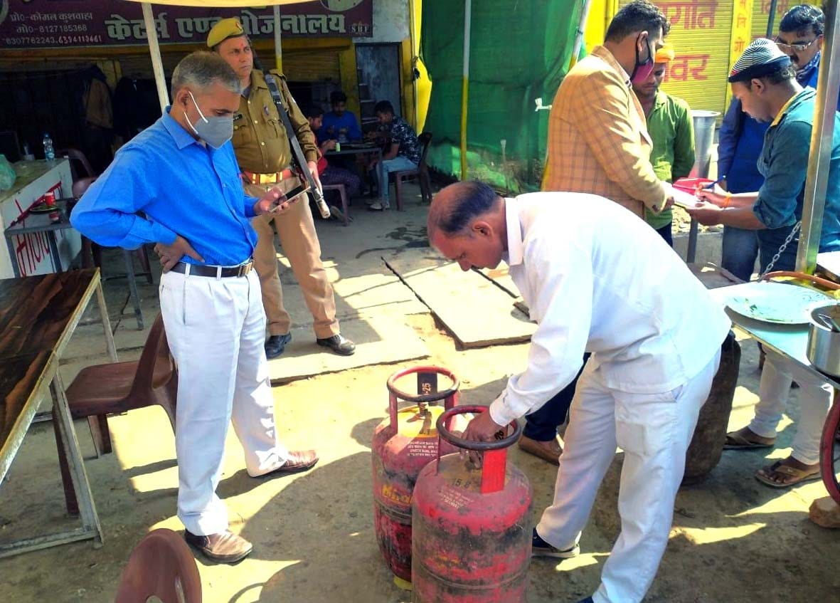 Holding domestic gas cylinders from six stores