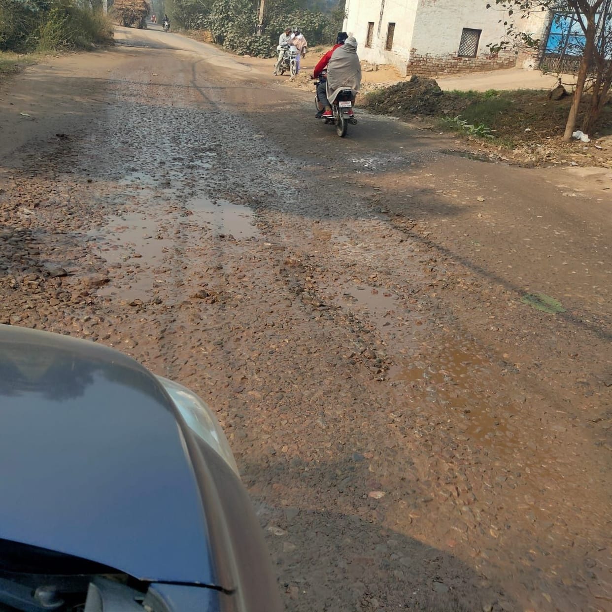 sohna-mindkola road is dissarry,  people upset