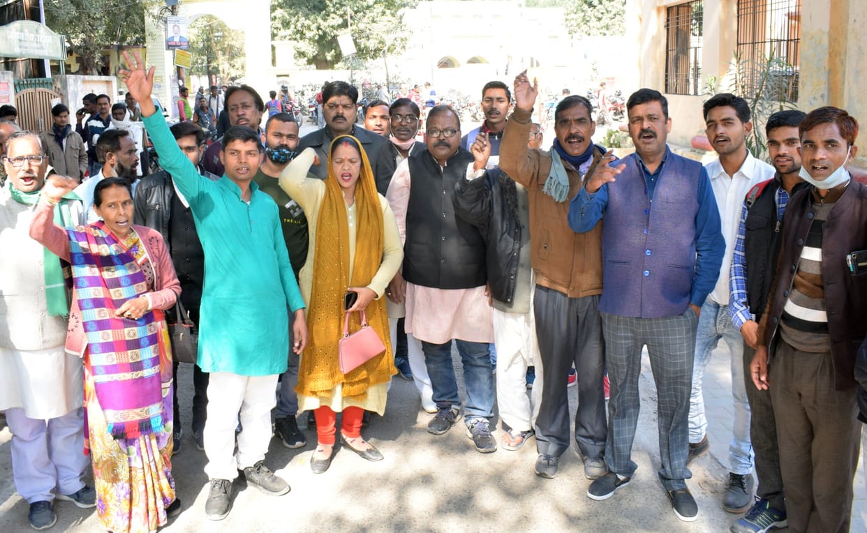 Farmer government withdraws unconditional agricultural laws