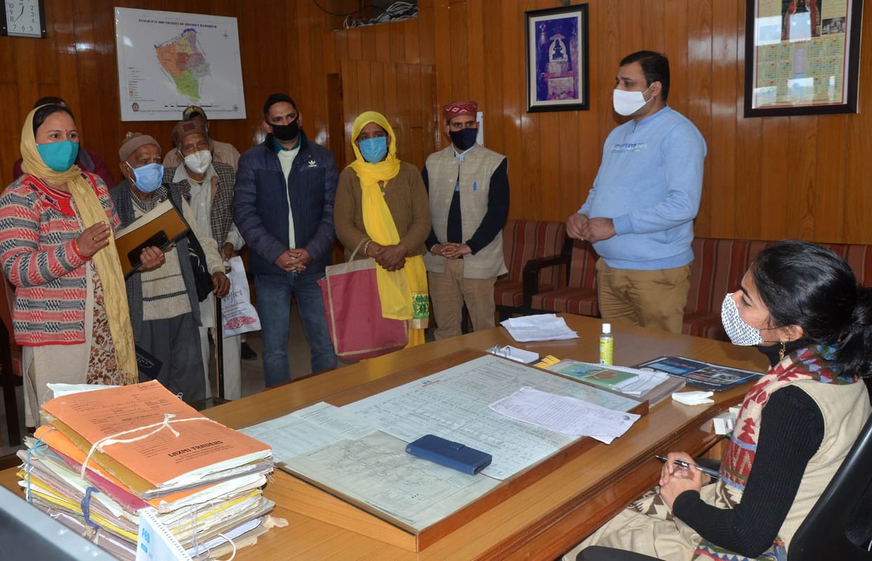 depositer expair but not receive deposite money in hamirpur