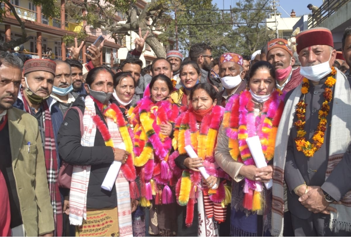 BJP Candidate Seema elected as Sirmour Zila parishad adhyaksh and Anjna sharma elected as zila parishad  upadhyaksh