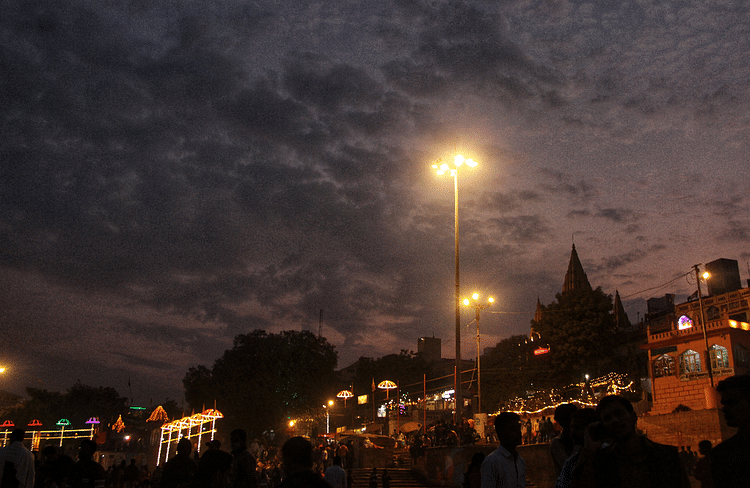 Varanasi Weather Report Temperature Dropped By Four Degrees Celsius In ...