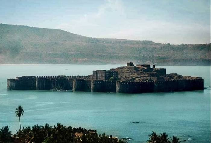 Alibaug Travel Plan Best Place to Visit With Your Partner Know Travel Tips in Hindi