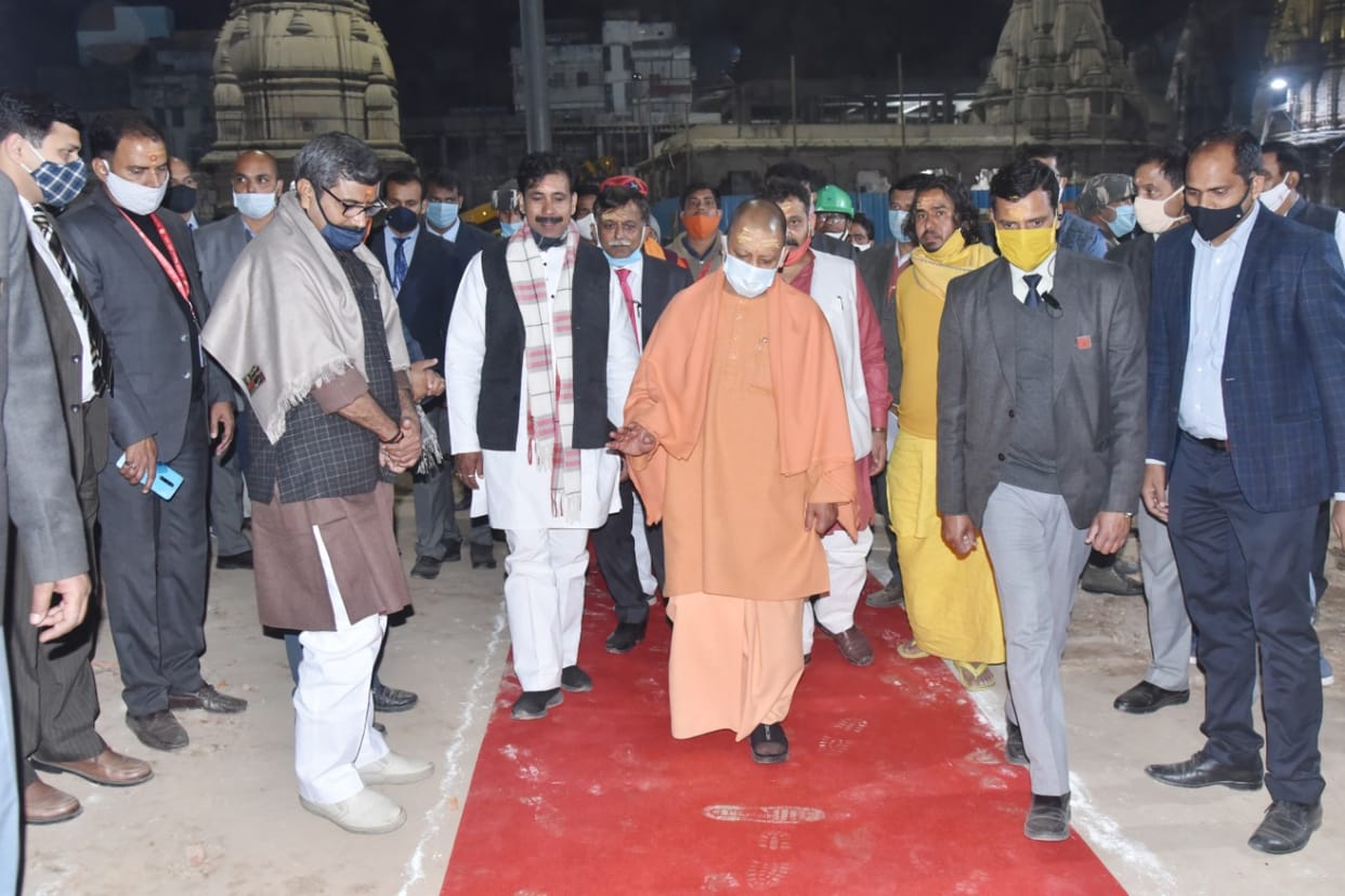 CM Yogi took detailed information about construction work of Kashi Vishwanath Dham, see photos