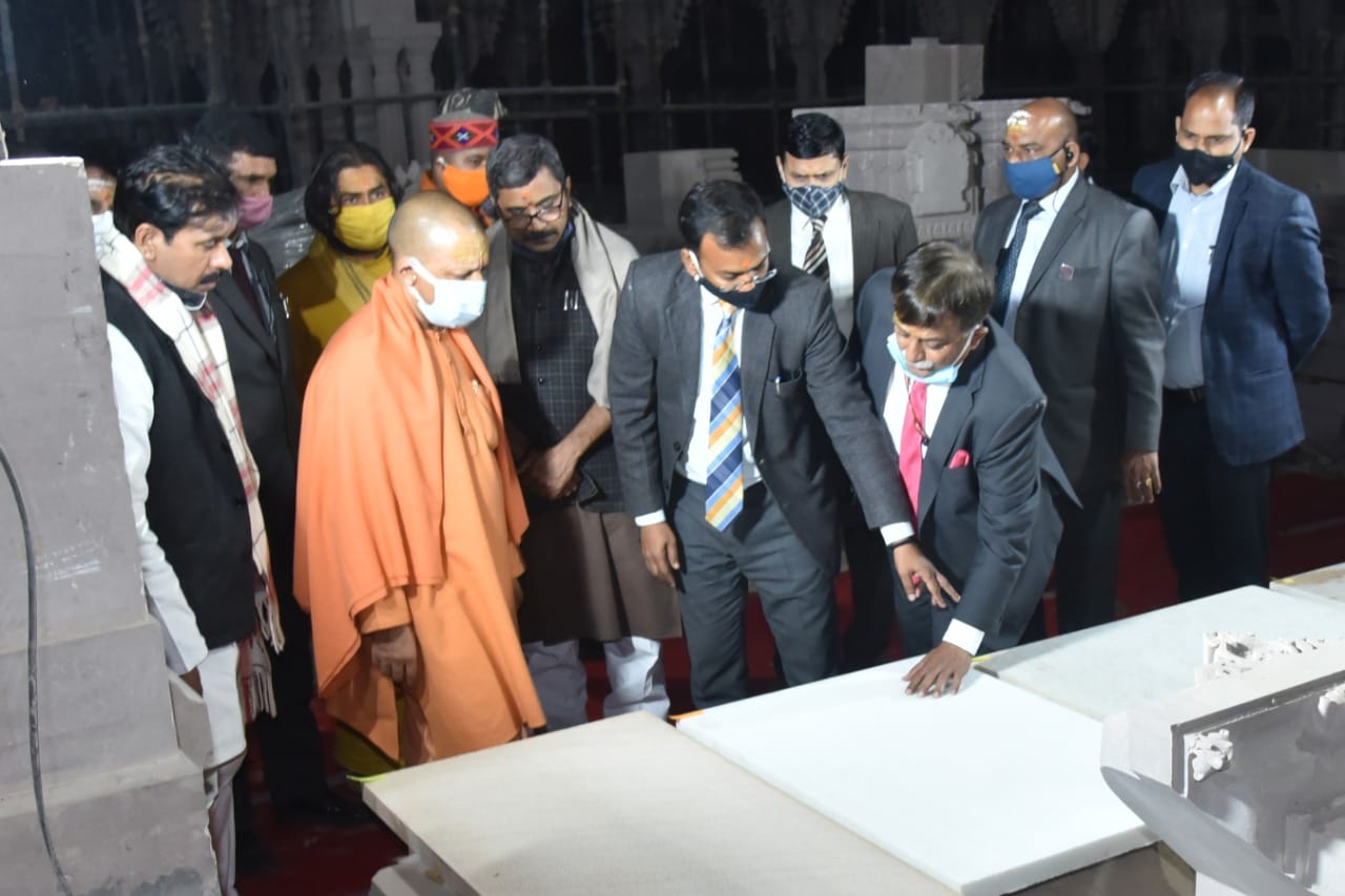 CM Yogi took detailed information about construction work of Kashi Vishwanath Dham, see photos