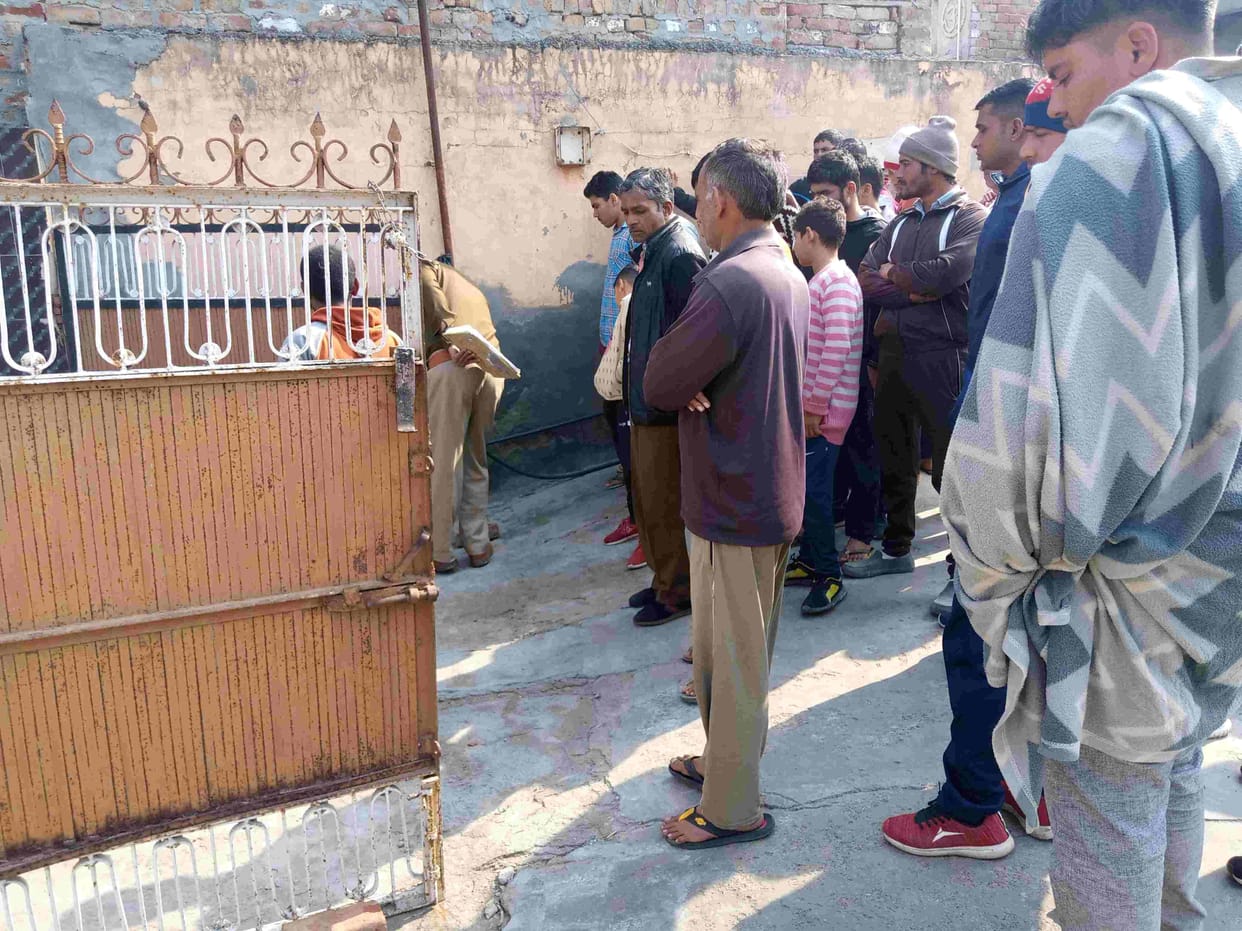 murder, mother and father, delhi police staff, suicide