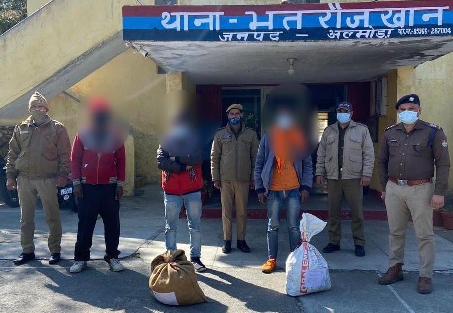 Three arrested for cannabis smuggling, case filed