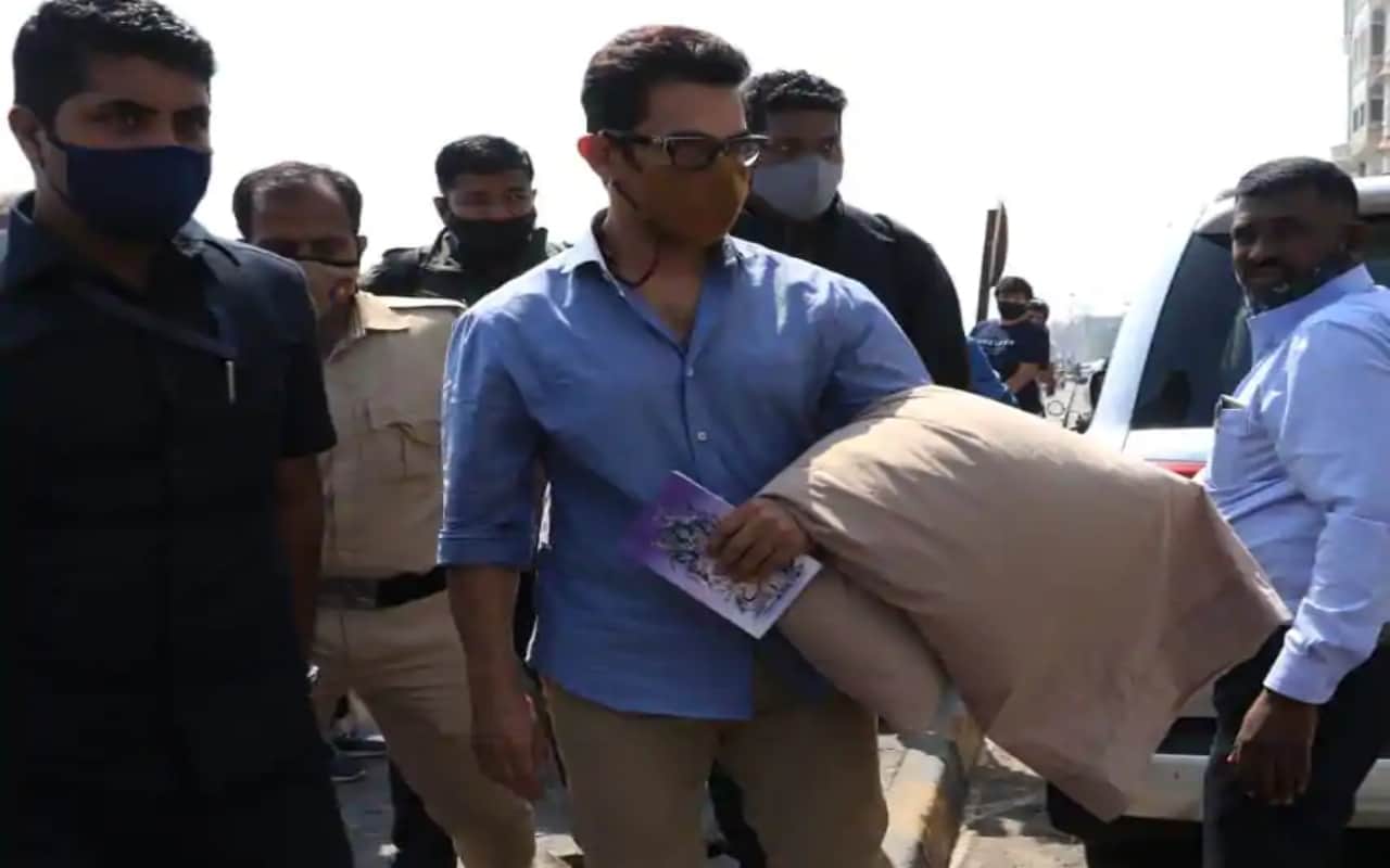 Aamir Khan Spotted With His Wife Kiran, Son Azad And Daughter Ira At Gateway Of India, Family Returns From Alibaug After Attending A Wedding