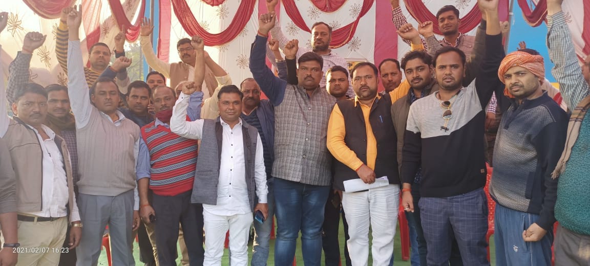 Wheels of coal vehicles halted in Sonbhadra and Singrauli, transport union on strike to increase transportation charge