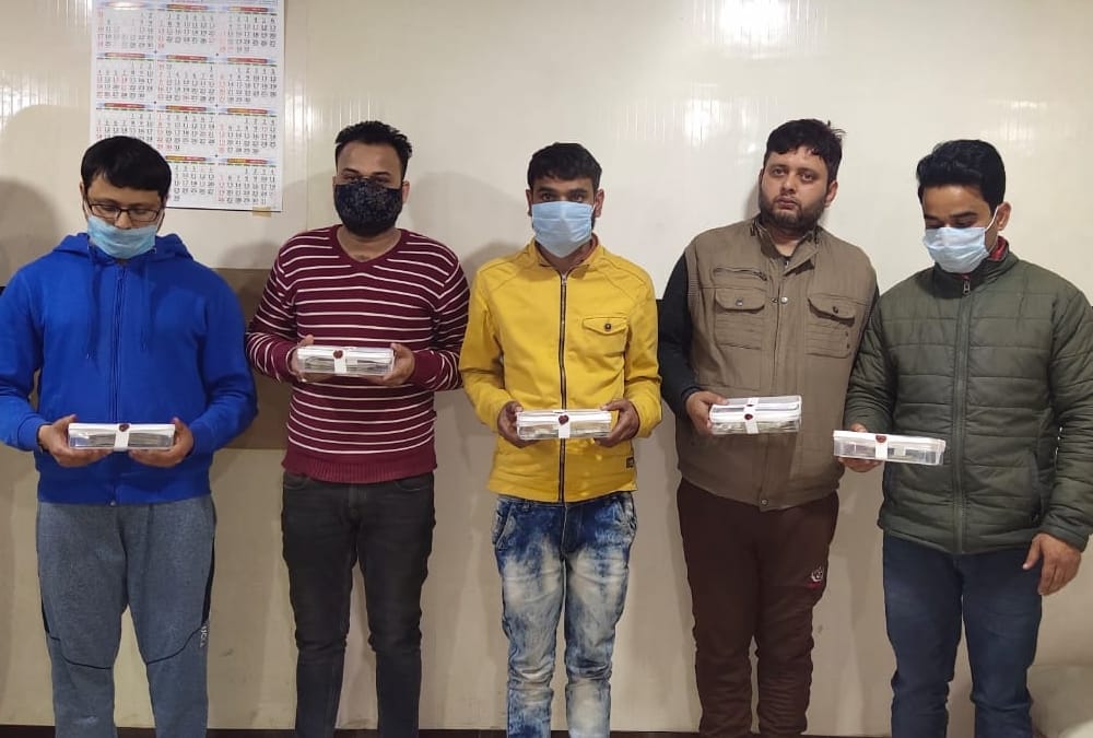 Five arrested for taking loan on fake documents of doctors in Lucknow.