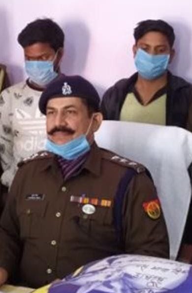 Hathras: Two people arrested while carrying 53 kg of cannabis in container