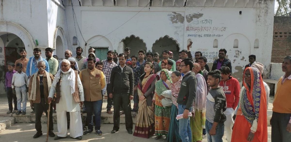 Hathras: Demonstrated to damage temple and well