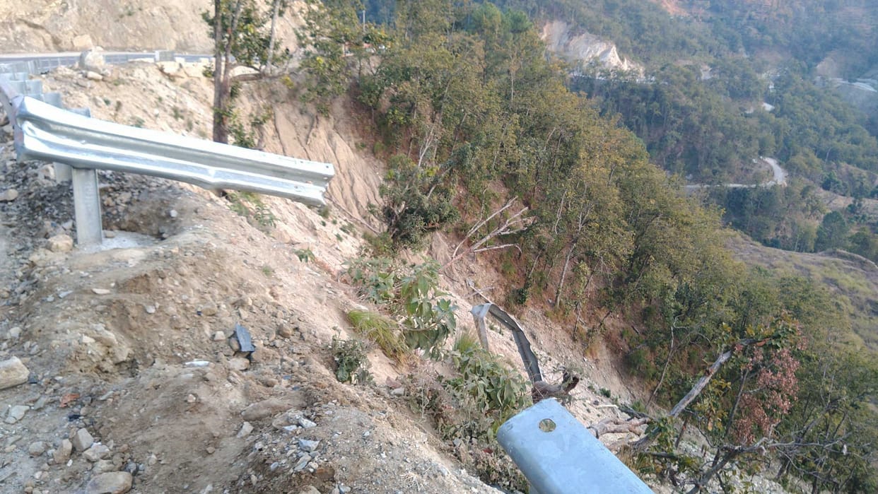 An accident opens the cross barrier quality