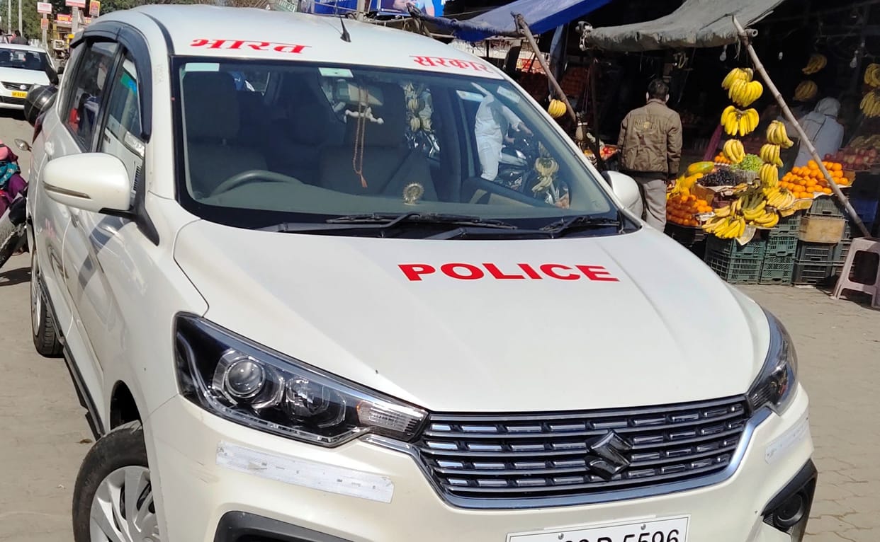 car, write bharat sarkar and police, challan