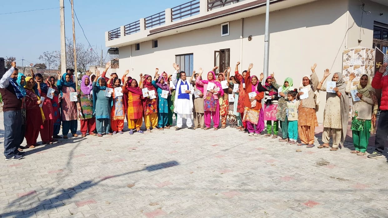 Protest for not getting ration, Pathankot