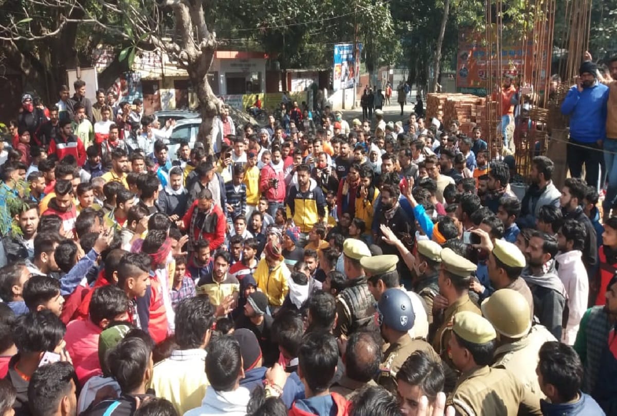 Five policemen suspended including inspector in-charge of Haldore police station and Jhalu post in charge