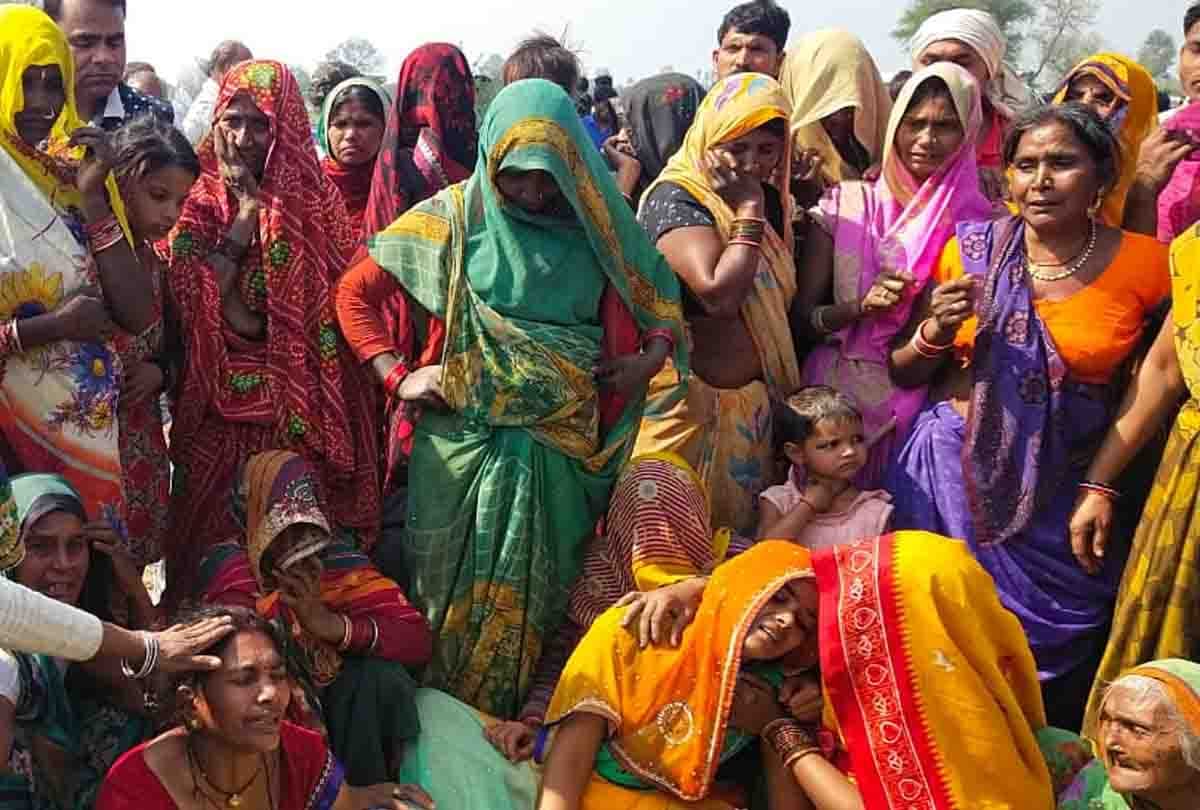 UP: Tractor crashes into bike in Fatehpur, BSP leader's son and daughter die