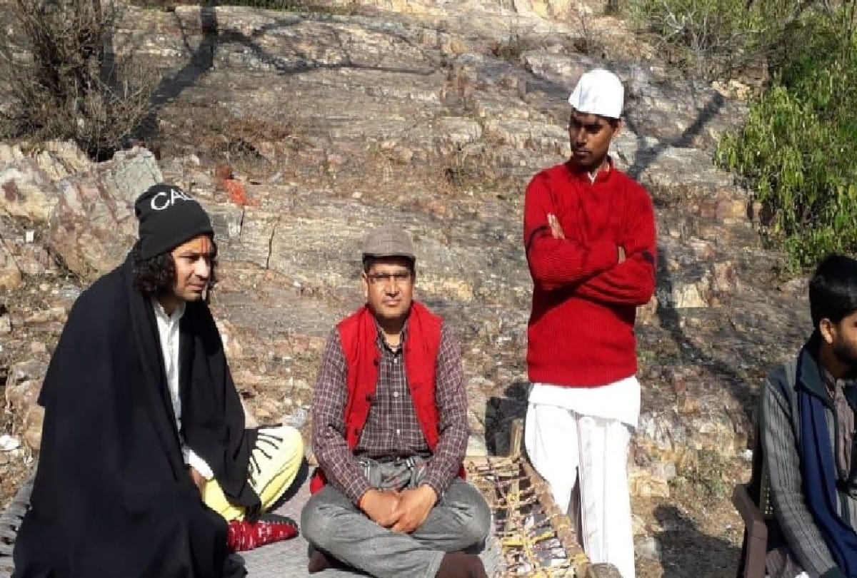 Lalu Yadav Son Tej Pratap Sit Bunk And Discussion On Government About Kisan Bill