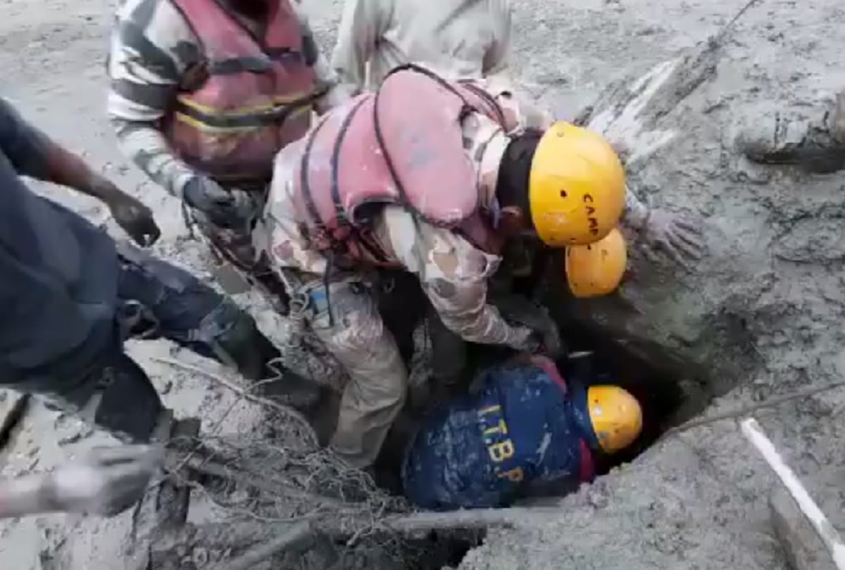 Uttarakhand Chamoli News: glacier burst in joshimath of chamoli district live updates people rescued trivendra singh rawat dam broke river flood