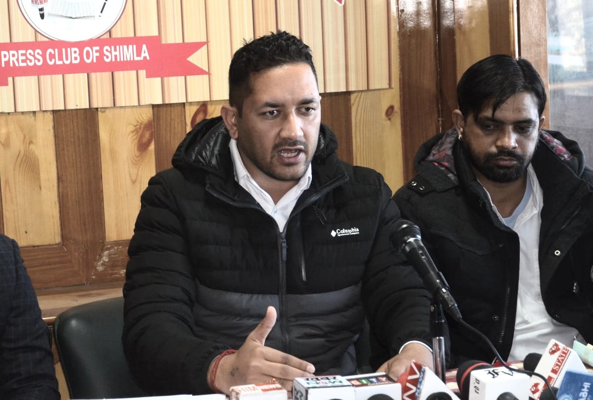 HP Youth Congress working president.Yadupati Thakur Press conference in shimla