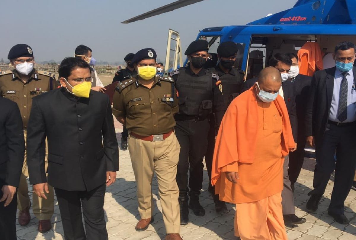 Chief Minister Yogi Adityanath Foundation of Ram mandir Darshan worship done by Ramlala see photos
