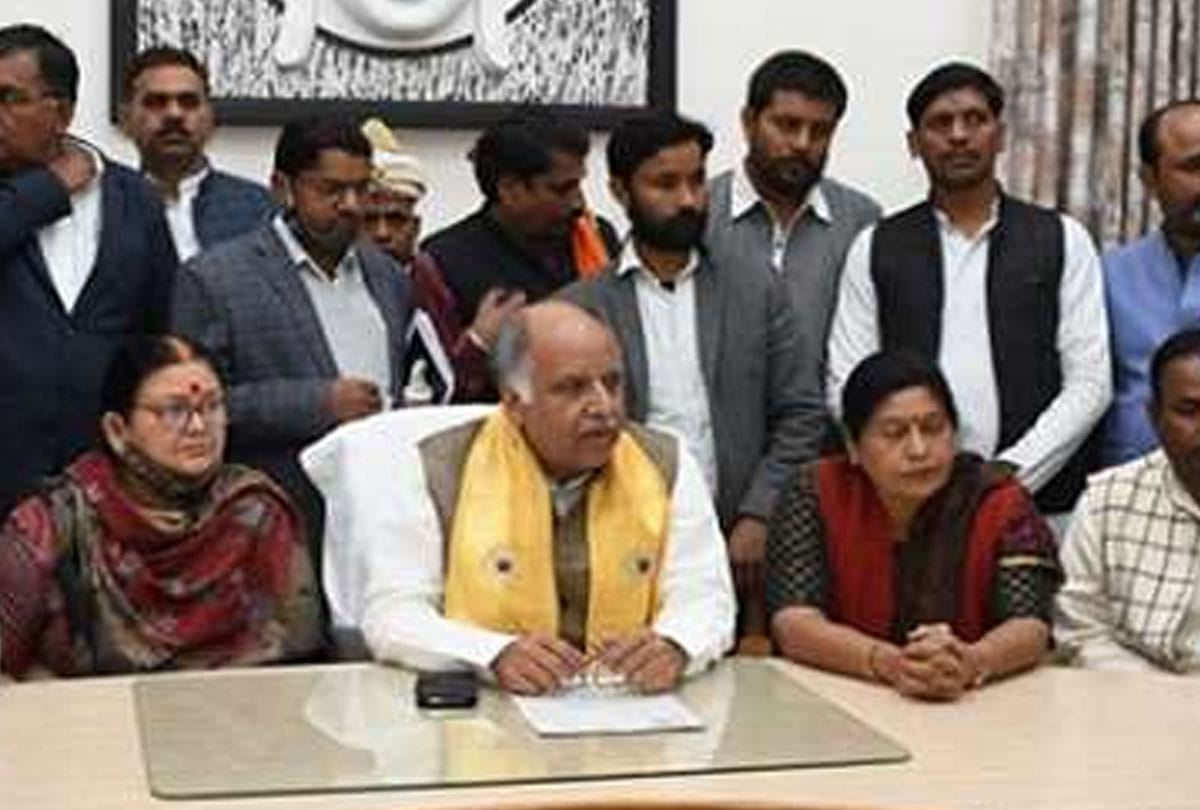 Urban Development Minister Ashutosh Tandon in kanpur