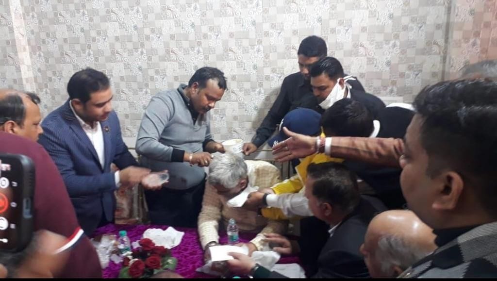 Explosion in air balloon filled with hydrogen gas, six people including former minister and BJP leader scorched