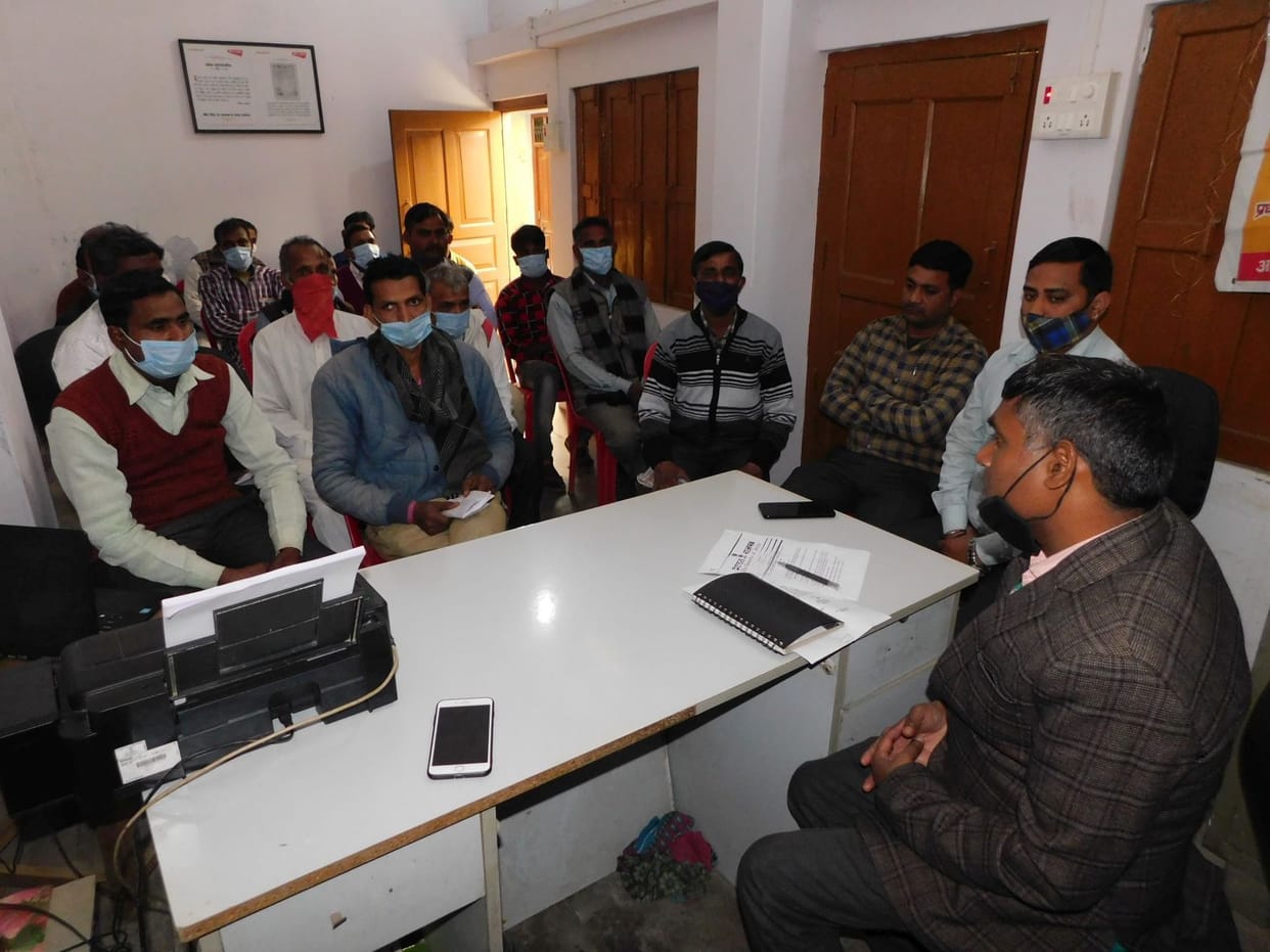 Faces of letter distributors blossomed over pension security