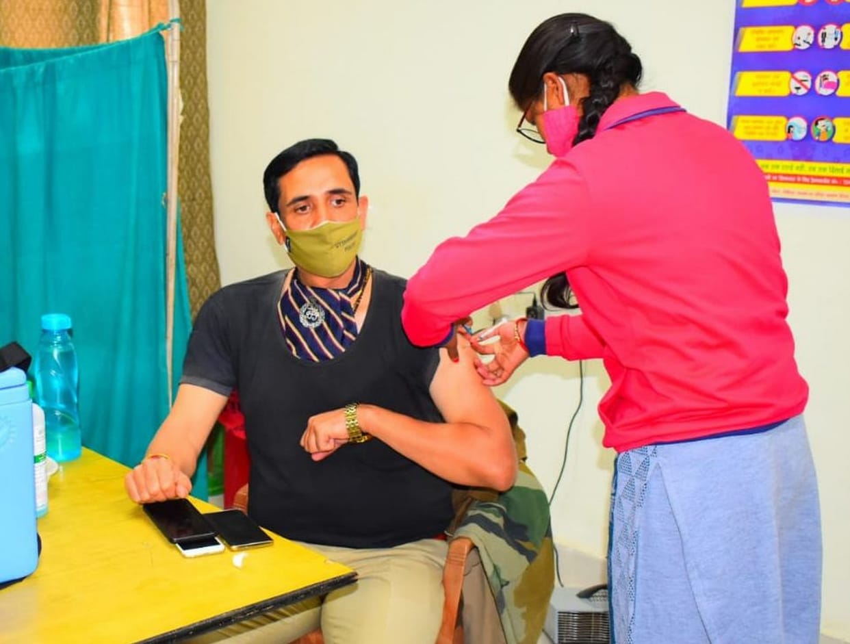 925 personnel of the front line got vaccinated