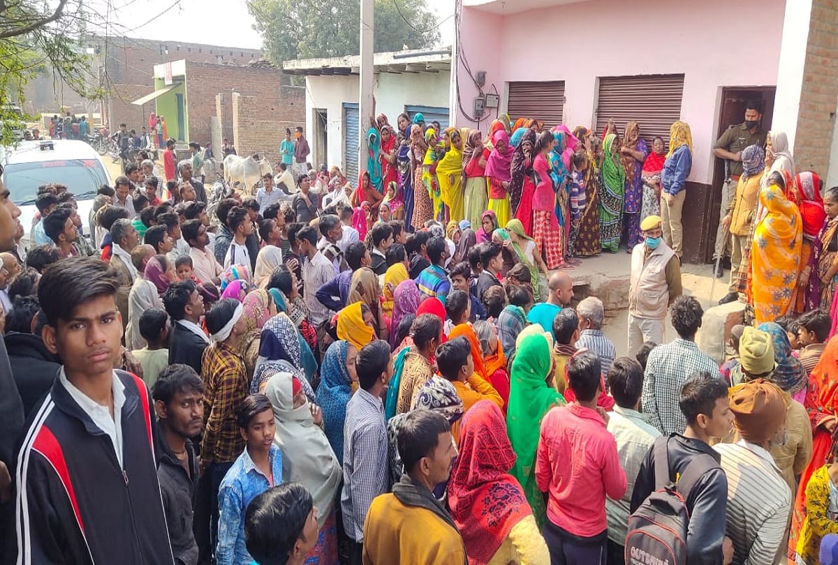 firing between couple husband dead on spot wife condition critical had illegal relation with other women
