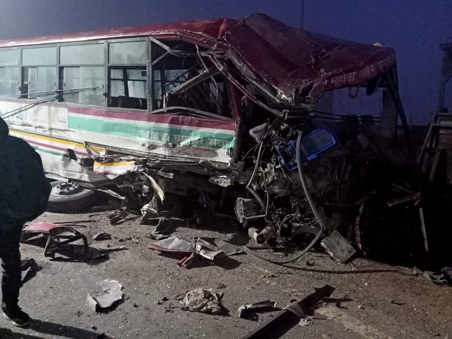 Dumper-Roadways bus collision, six injured