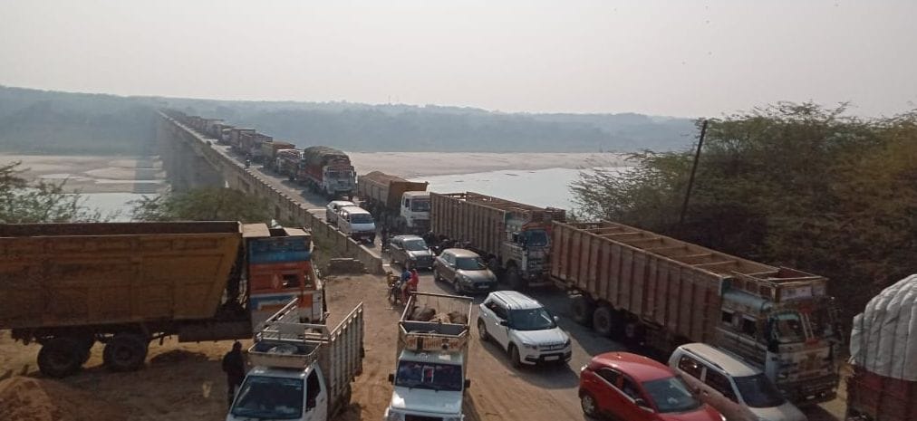 Udi road remained jam for 12 hours, nights passed in cold