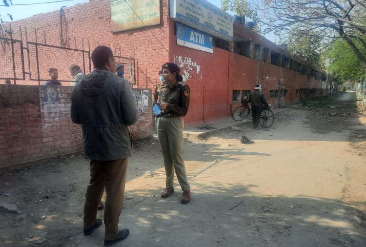 Ten Lakh rupees robbed from cooperative bank in Chandigarh
