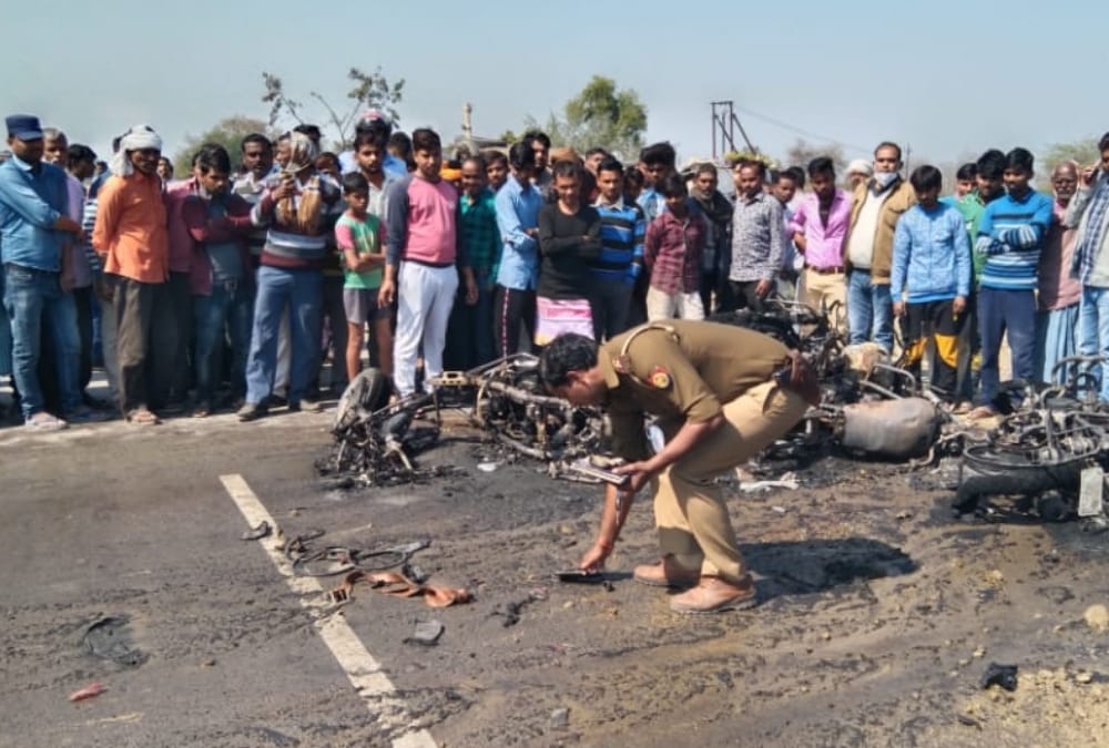 A man burned alive when a bike catches fire in kakori in Lucknow.