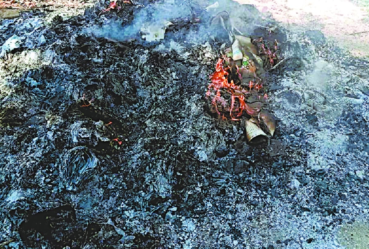 Government books burnt instead of distributing children, stirred up after video went viral