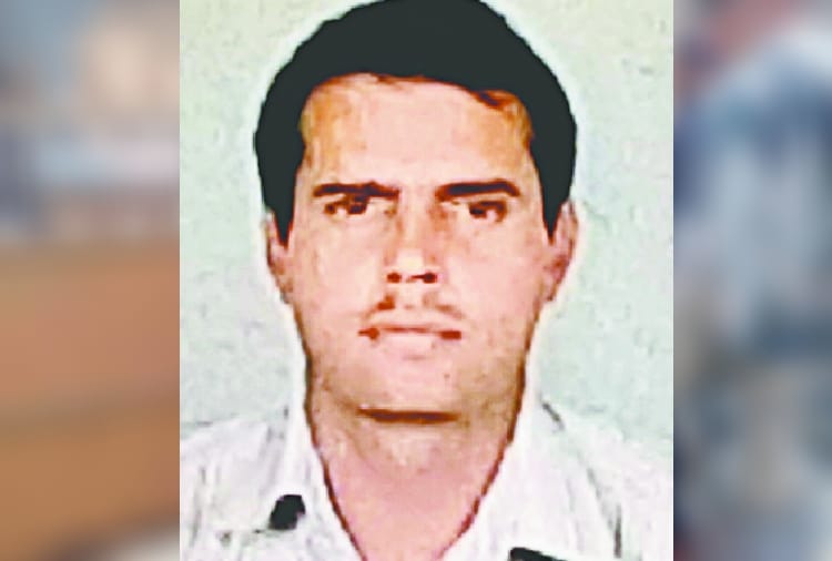 Delhi police constable commit suicide after killing parents
