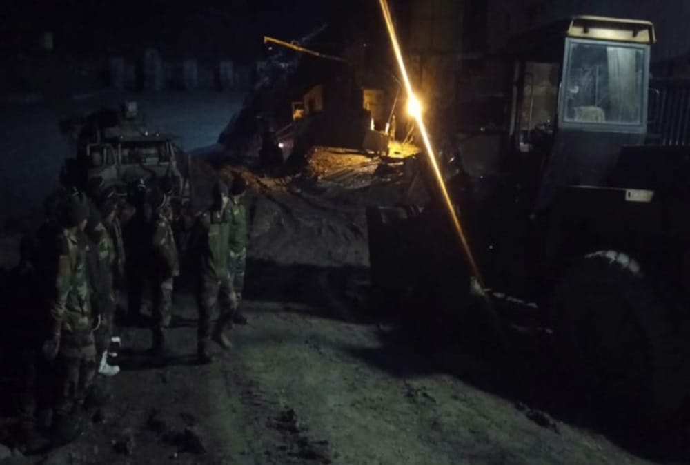 Uttarakhand Chamoli Glacier Burst News: Rescue operation Continues from 36 hours to save Labourer from Tapovan Tunnel