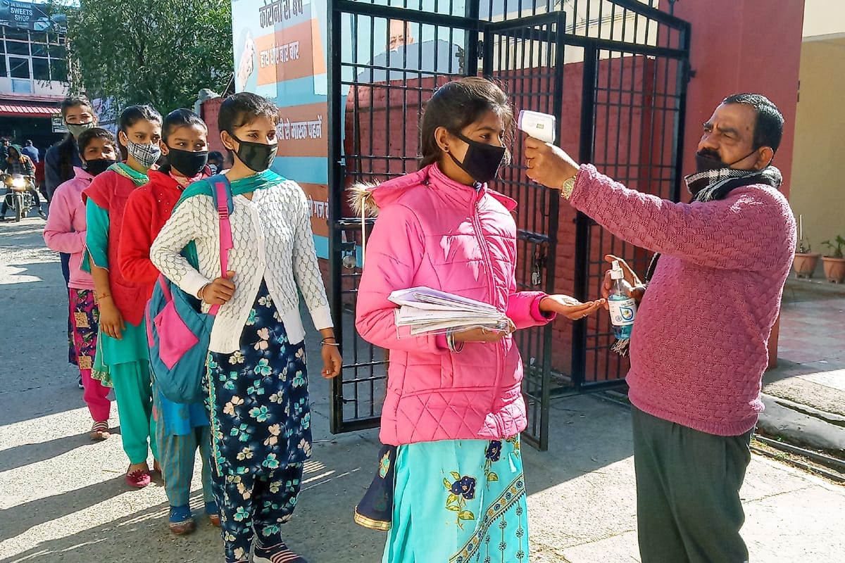3194 student reached college on first day