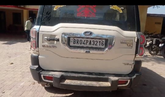 13 kg silver, Rs 5 lakh 26 thousand recovered from Scorpio