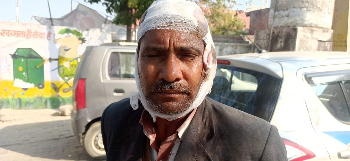 Hathras: Two sides beaten up for opposing abuses, two injured