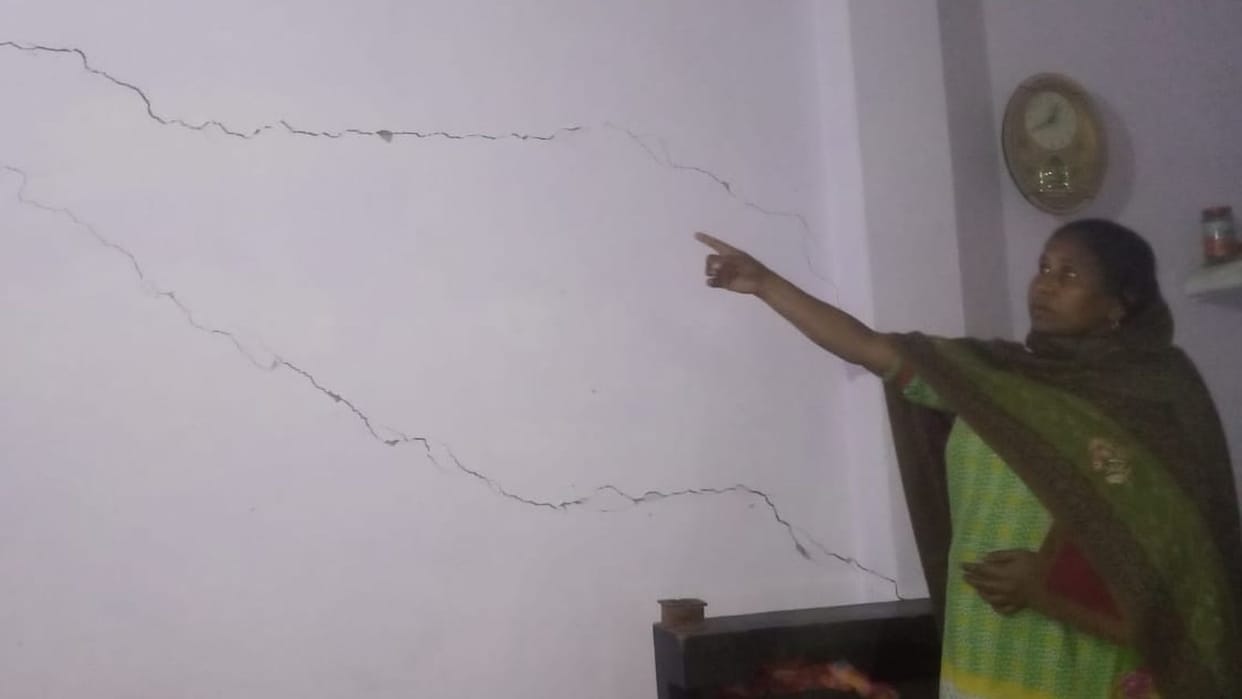 Walls of seven houses of Khatkapura have been razed