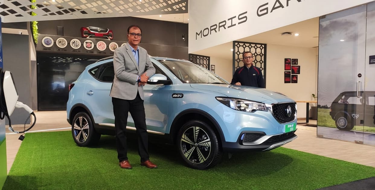 new mg zs ev 2021 facelift model launched in india mg zs ev range mg zs ev mileage km know features specifications range of mg zs ev new model electric vehicles in india 2021