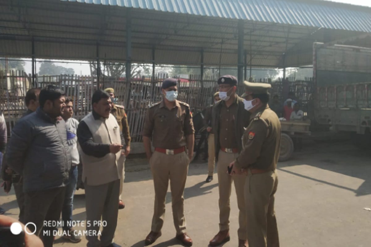 The crooks have looted from a servant of trader in Muzaffarnagar of Uttar Pradesh