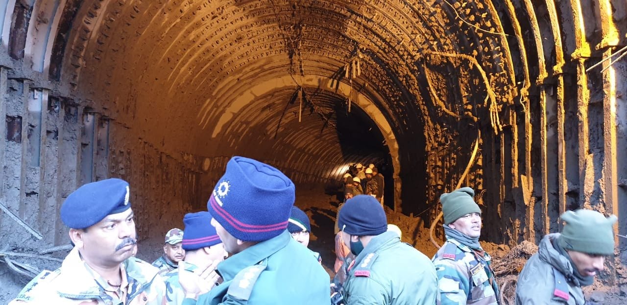 Uttarakhand Chamoli Glacier Burst News: Rescue operation Continues from 36 hours to save Labourer from Tapovan Tunnel